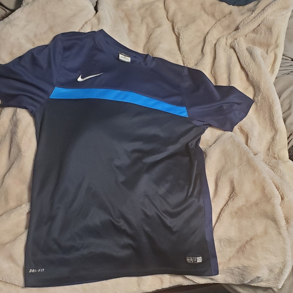 Nike Boys short sleeve shirt